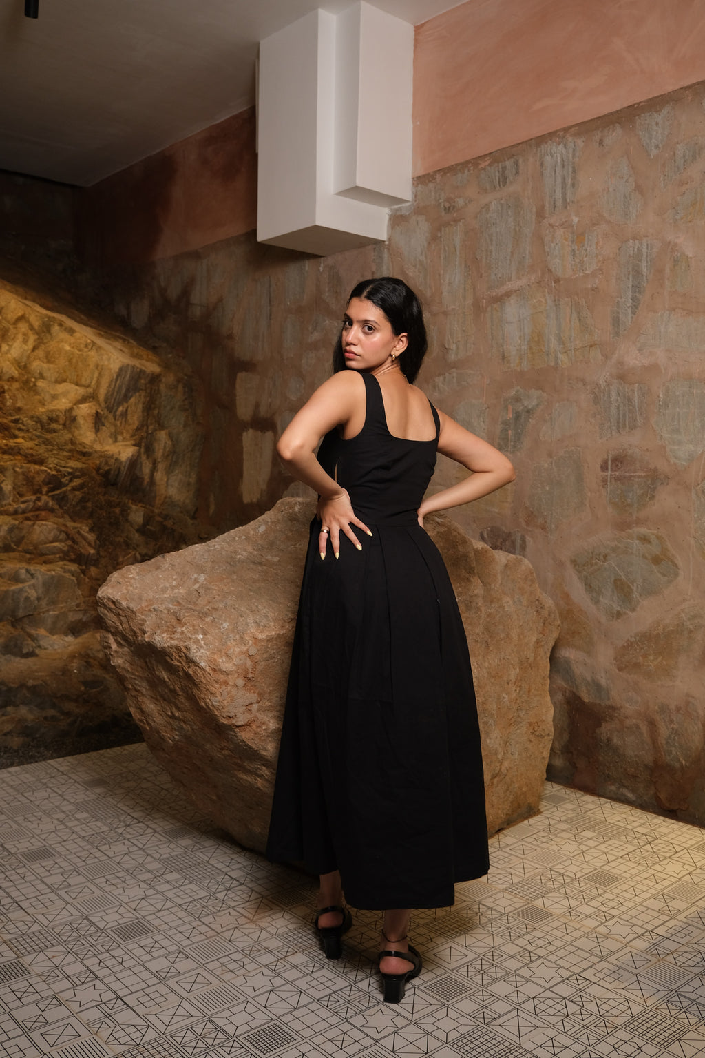 Pleated Midi Dress (Black)