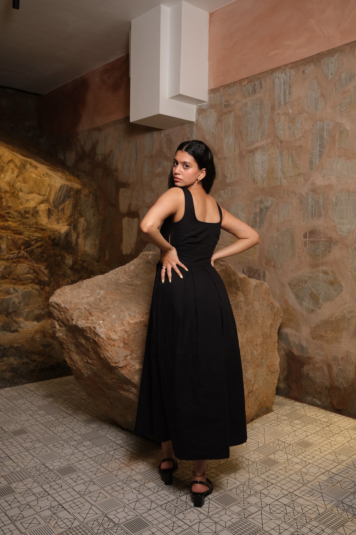 Pleated Midi Dress (Black)