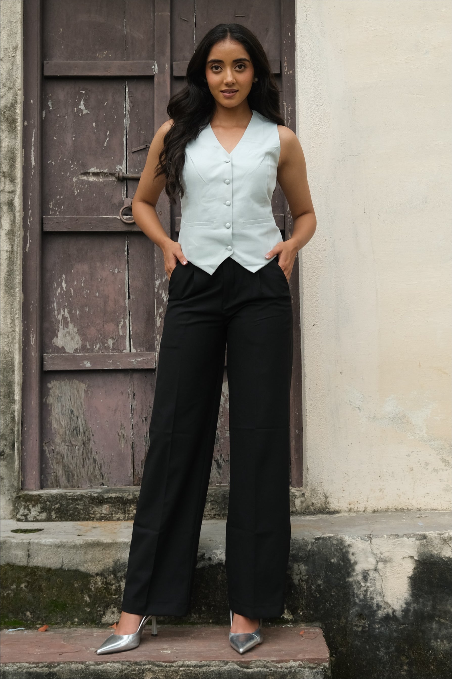 Pleated High-Rise Pants (Black)